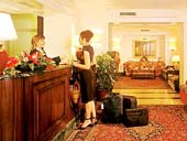 rome hotel near trevi fountain